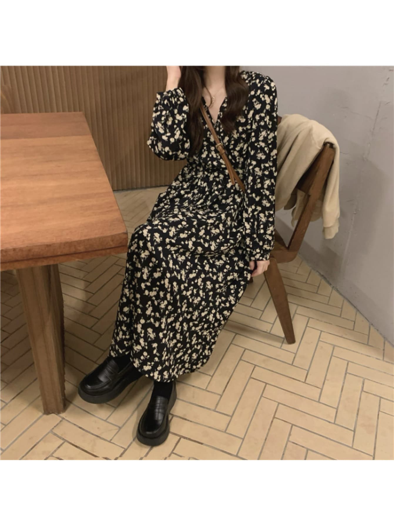 【体型カバー】 花柄 ワンピース レディース ロング丈 長袖 Vネック マキシワンピース Aライン 総柄 小花柄 ワンピ マキシ丈 ロングワンピ ドレス ウエストゴム ゆったり 楽ちん 着痩せ 細見え 二の腕カバー きれいめ 大人可愛い レトロ フェミニン オフィス 通勤 OL|Nartooston
