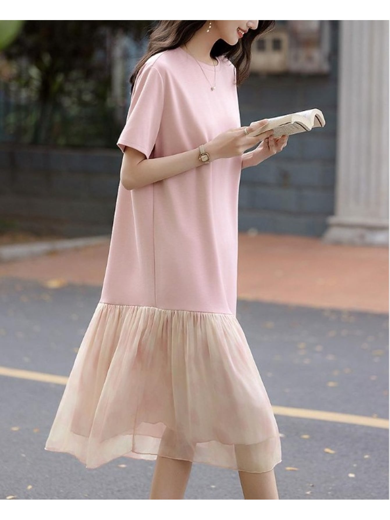 【大人可愛い】 ワンピース レディース 夏 Tシャツワンピース 切替 異素材 シフォン 裾フリル 半袖 クルーネック 丸首 膝丈 ロング チュニック ゆったり 体型カバー 着痩せ 細見え 楽ちん ルームウェア 部屋着 お出かけ カジュアル きれいめ シンプル ピンク 春 夏服｜Nartooston
