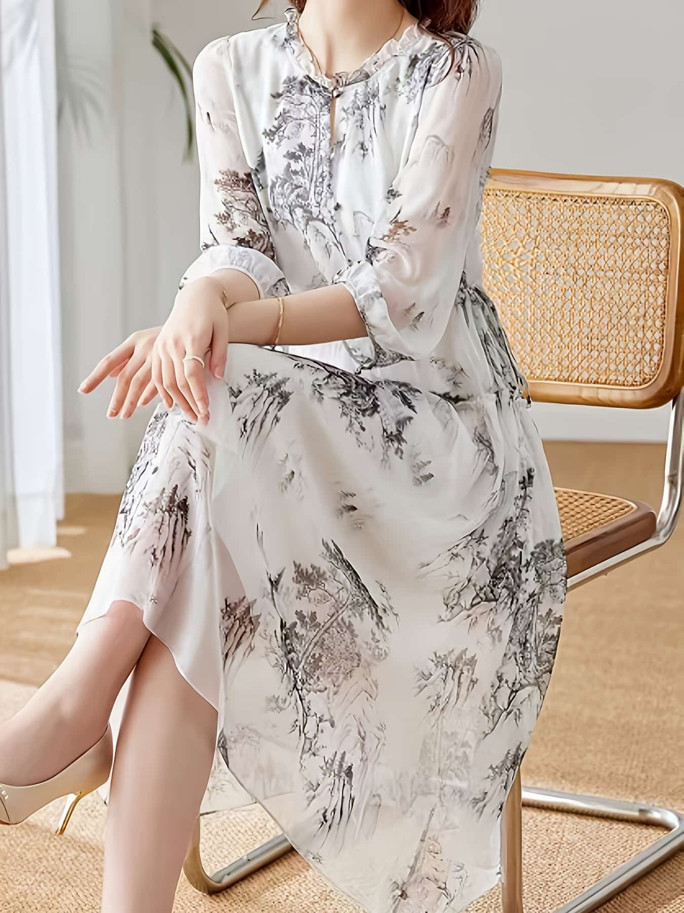【水墨画風】ワンピース レディース ロングワンピース シフォン 花柄 水彩 総柄 キーネック フリル 7分袖 透け感 涼しい 体型カバー 着痩せ ウエストゴム 楽ちん Aライン ロング丈 ミモレ丈 膝下 きれいめ エレガント 大人可愛い お洒落 春 夏 秋 ママコーデ オフィス|Nartooston