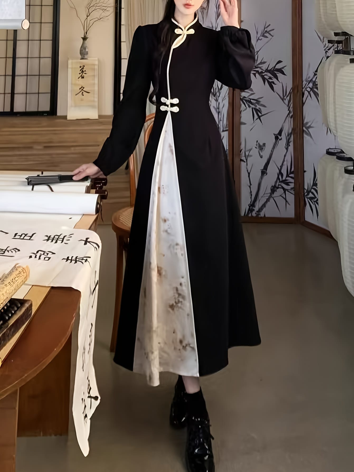 【モダンチャイナ】ワンピース ロング チャイナドレス 風 長袖 レディース チャイナボタン 立ち襟 バンドカラー 切り替え 配色 バイカラー Aライン フレア ロングワンピ マキシ丈 ぽわん袖 ボリューム袖 体型カバー 着痩せ 細見え 脚長 モード系 レトロ クラシック|Nartooston