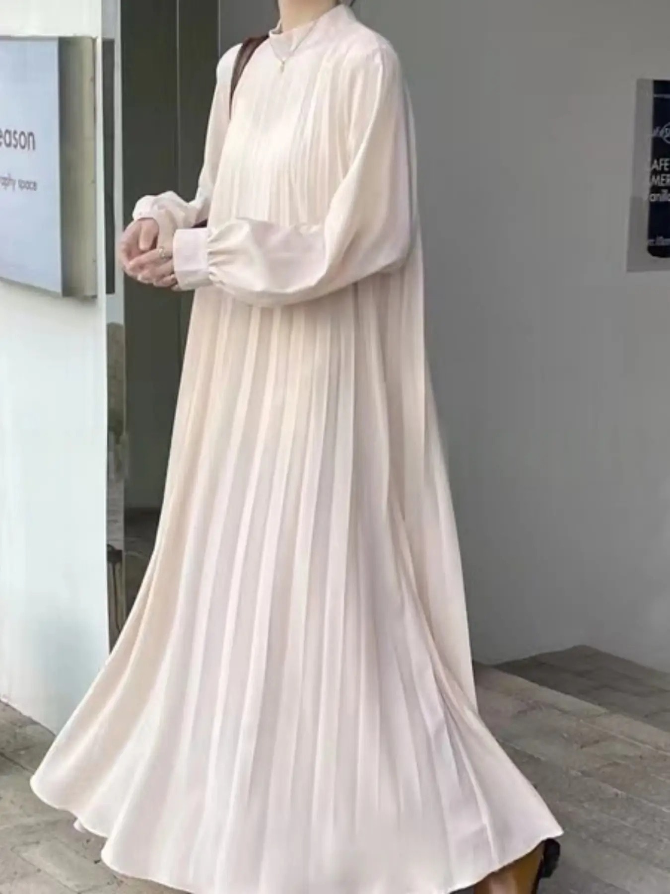 【体型カバー】 プリーツ ワンピース ロング マキシ丈 長袖 スタンドカラー バンドカラー シャツワンピース レディース ゆったり Aライン 立ち襟 ギャザー きれいめ 大人可愛い 清楚 カジュアル 無地 シンプル 結婚式 二次会 謝恩会 参観日 卒業式 入学式 通勤｜Nartooston