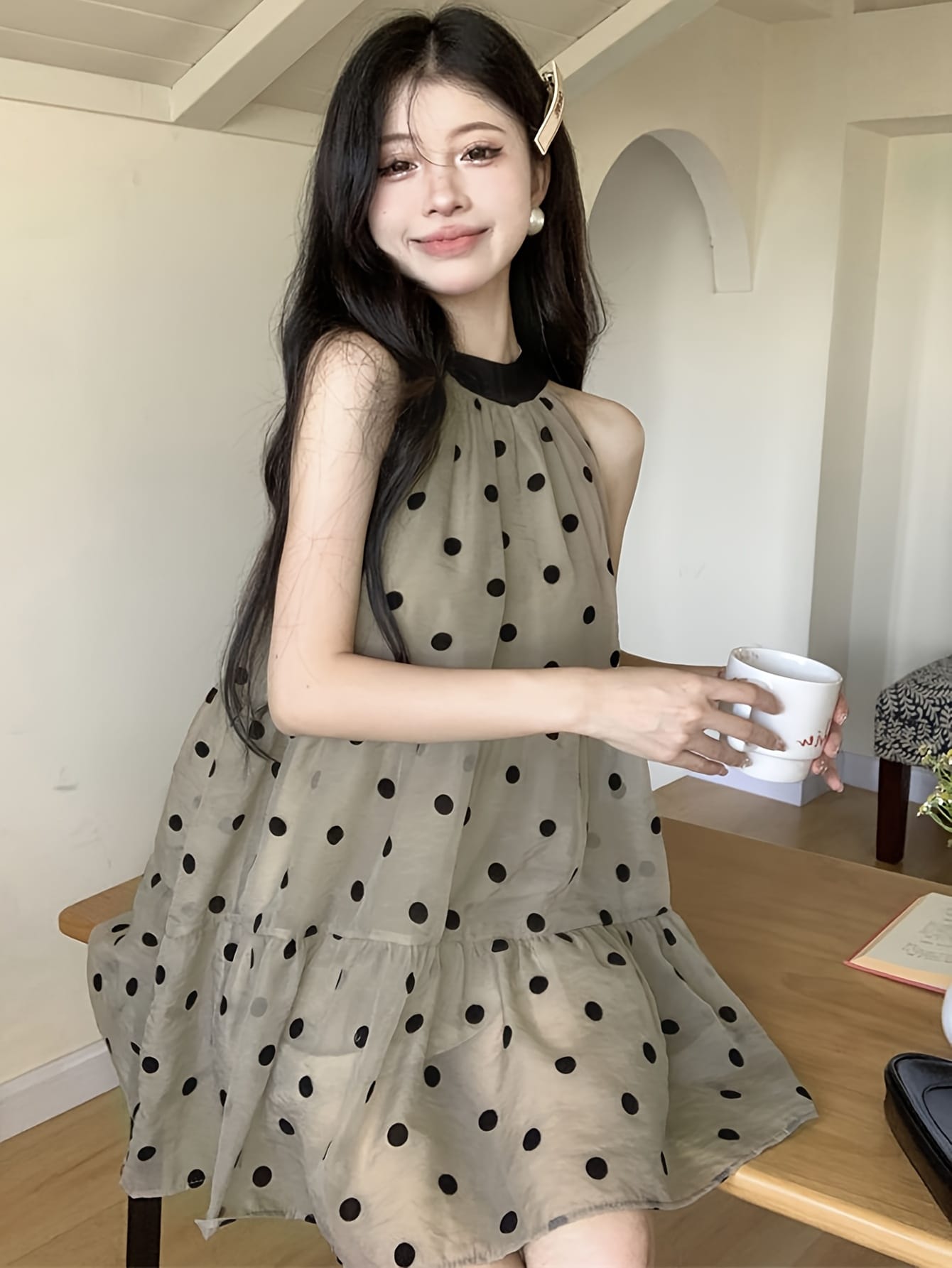 【大人可愛い】 ドット柄 ワンピース ノースリーブ 水玉 レディース 夏 ミニワンピース チュニック ティアード 膝丈 ひざ丈 Aライン ゆったり 体型カバー シアー 透け感 涼しい ホルターネック アメリカンスリーブ ハイネック リボン 着痩せ 華奢見え きれいめ｜Nartooston