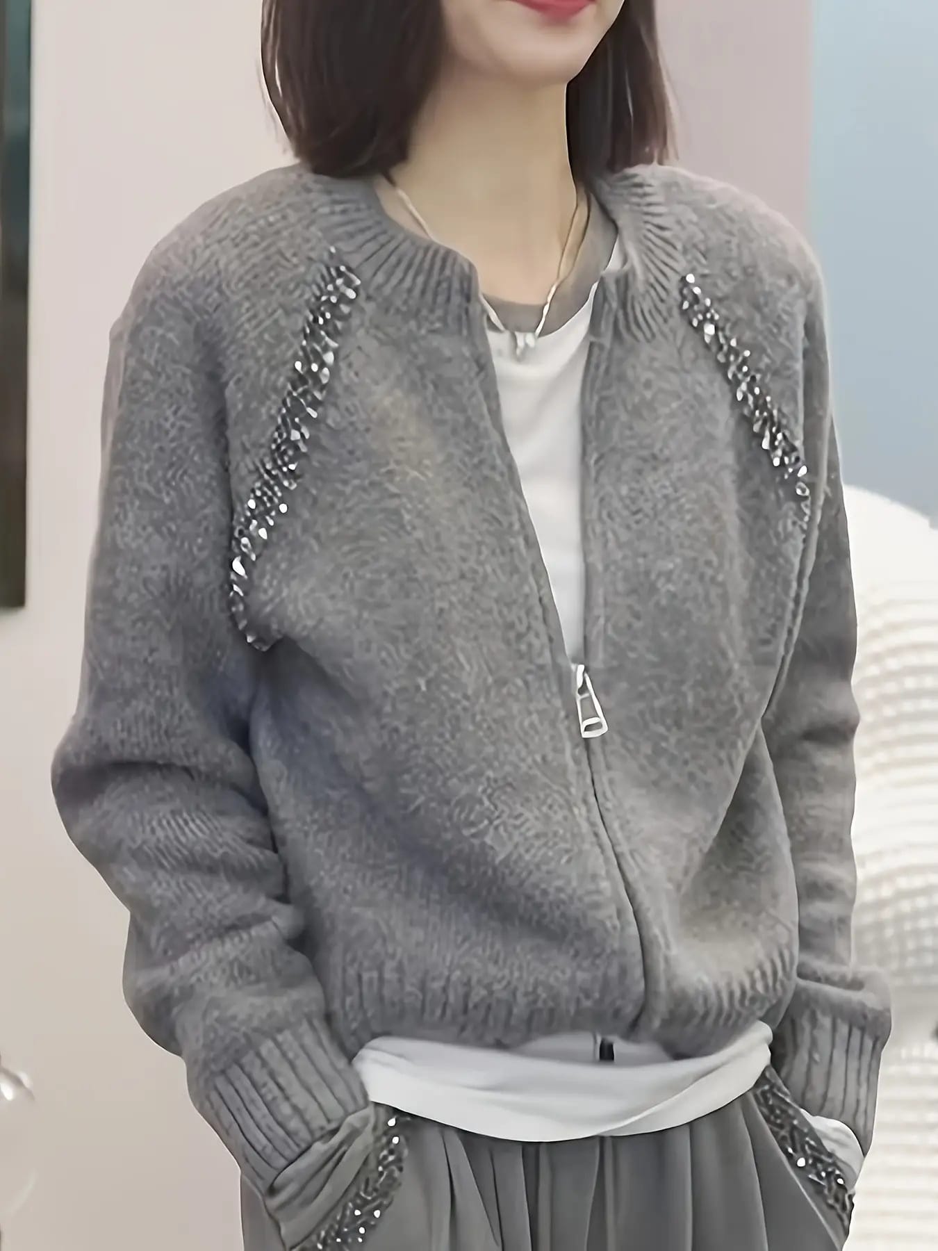 【キラキラ ビジュー】ニット カーディガン レディース ジップアップ セーター クルーネック ラウンドネック 長袖 羽織り トップス ニットジャケット ブルゾン 前開き ファスナー ゆったり 楽ちん 体型カバー 二の腕カバー 着痩せ 細見え 暖かい 防寒 オフィス 通勤｜Nartooston