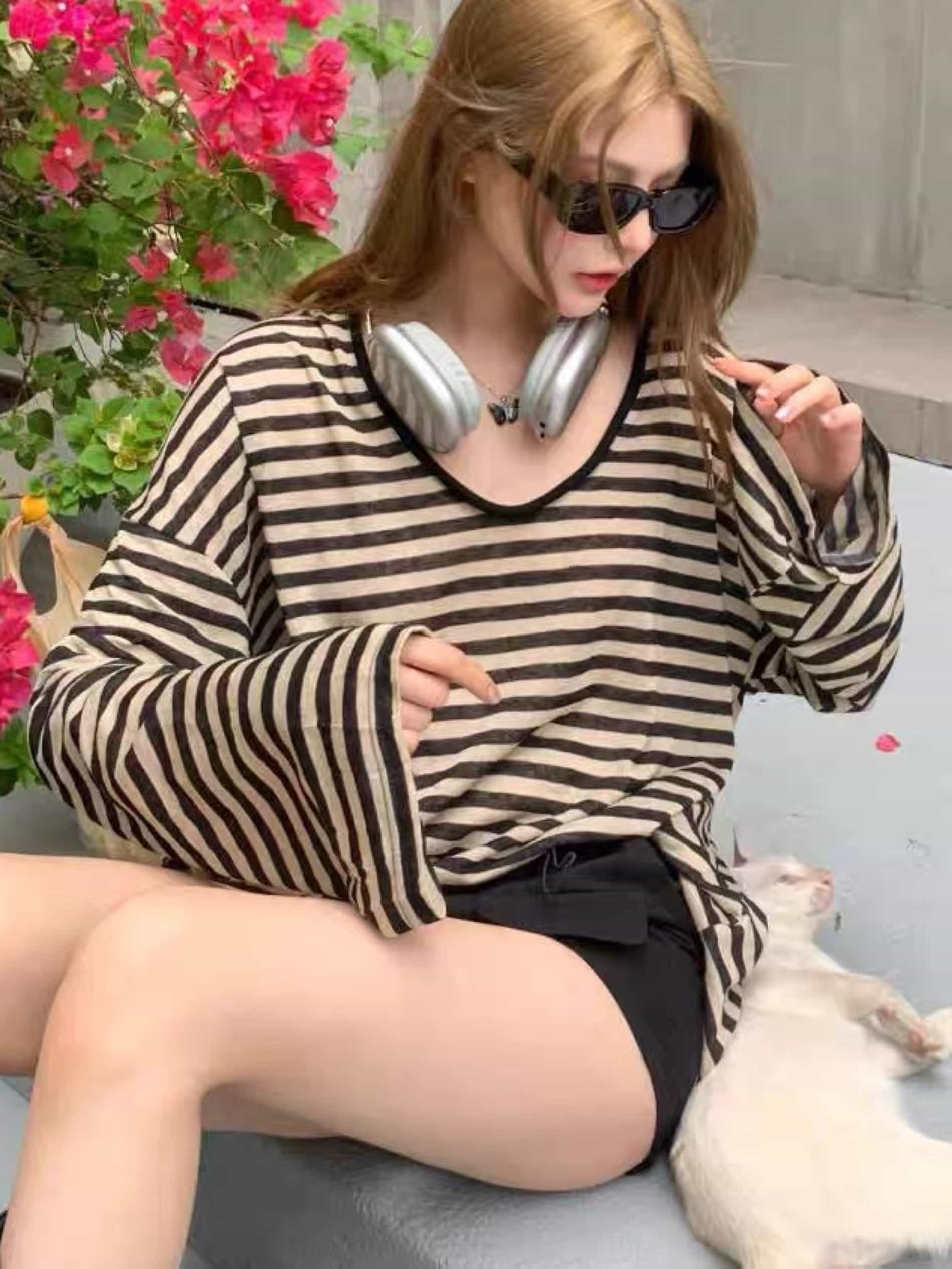 【シアーボーダー】 Tシャツ レディース 長袖 カットソー ロンT ボーダー柄 Uネック 丸首 配色 ゆるTシャツ ビッグシルエット オーバーサイズ ゆったり 韓国ファッション 透け感 トップス 薄手 紫外線対策 日焼け対策 冷房対策 体型カバー 二の腕カバー 華奢見え｜Nartooston