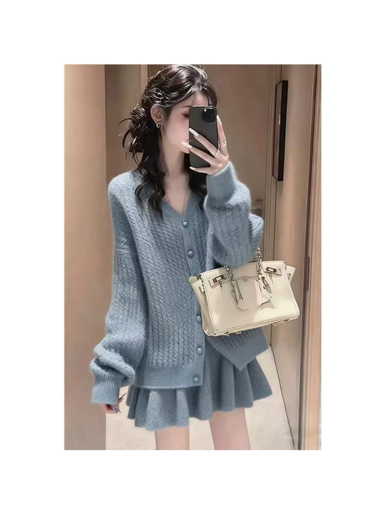 【2点セット】 ニット セットアップ レディース 秋冬 カーディガン ミニスカート 上下セット ケーブル編み Vネック セーター 長袖 Aライン 膝上 スカート 可愛い 韓国風 フェミニン 体型カバー 二の腕カバー 着痩せ 細見え 楽ちん 柔らかい 防寒 通勤 オフィス OL|Nartooston