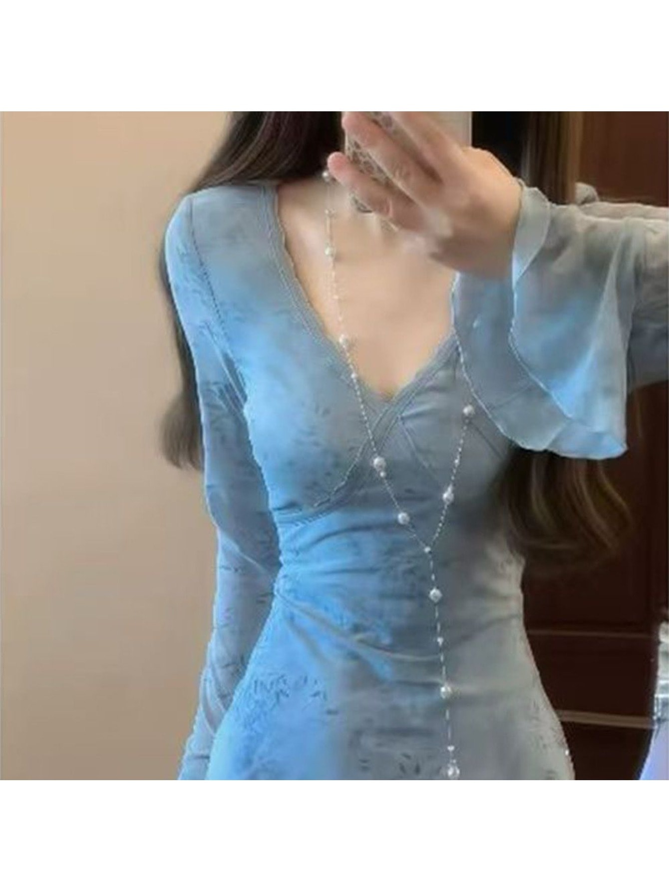 【タイダイ柄】 ワンピース レディース ロングワンピース マキシ丈 Vネック カシュクール? 長袖 袖フリル ベルスリーブ タイト スリム マーメイド ニュアンス柄 総柄 ブルー 水色 春 夏 秋 着痩せ 細見え 体型カバー 二の腕カバー 伸縮性 ストレッチ デート お呼ばれ｜Nartooston