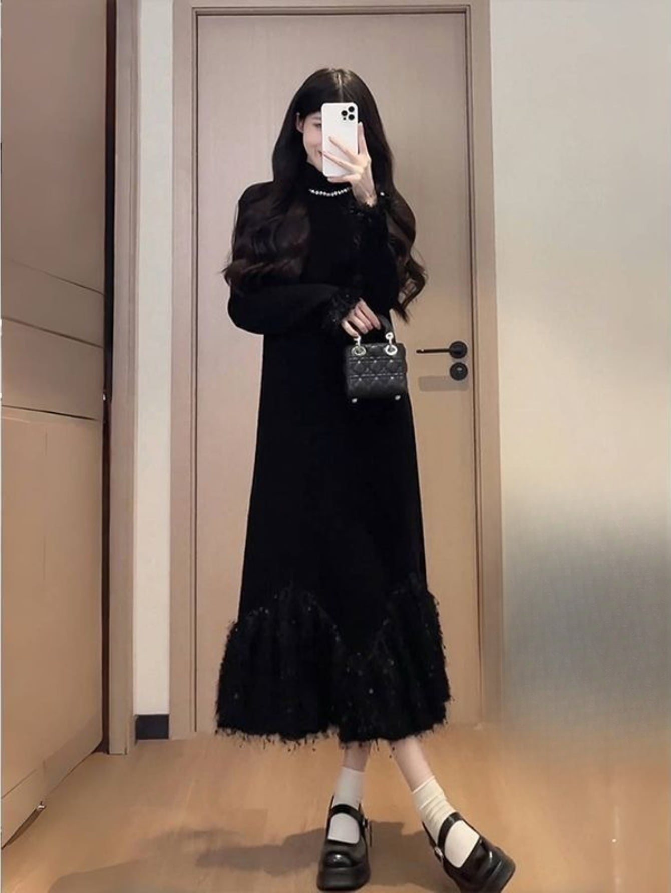 【裏起毛】ワンピース レディース ロング丈 黒 ブラック ドレス ハイネック パール 裾フェザー シャギー 切り替え Aライン マキシ丈 暖かい 長袖 体型カバー 着痩せ 細見え 大きいサイズ きれいめ 大人可愛い お呼ばれ 結婚式 二次会 パーティー 忘年会 新年会 デート|Nartooston