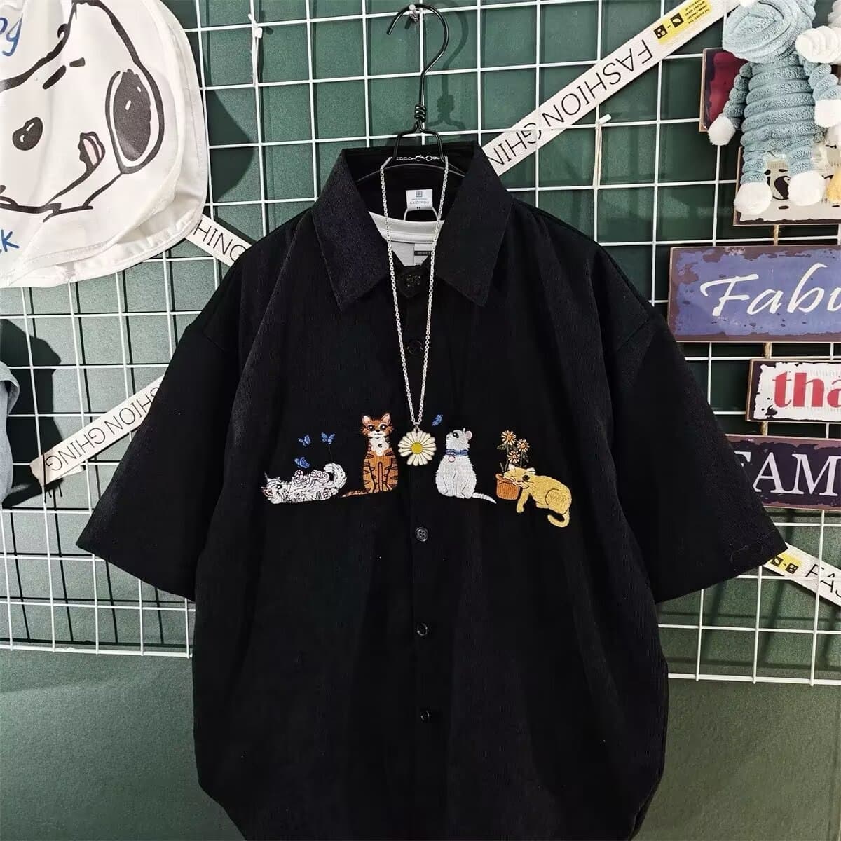 猫刺繍 シャツ コーデュロイ 男女兼用 スクールスタイル ドロップショルダー カジュアル ビッグシルエット フリーサイズ 春秋 通学 可愛い きれいめ ふわもこ レトロ ヴィンテージ 森ガール トップ