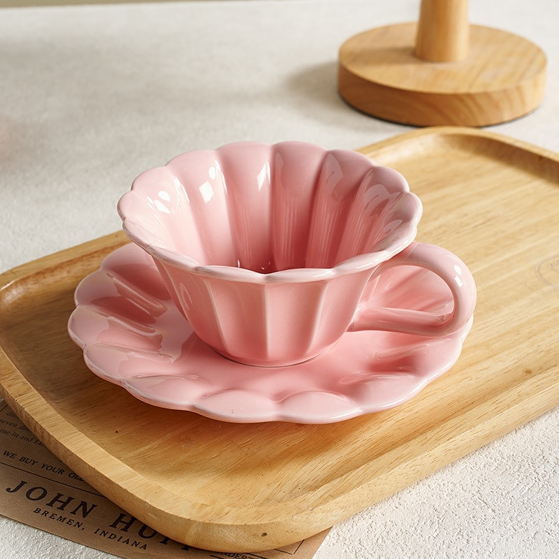 コーヒーカップ ソーサー セット ティーカップ 陶器 花型 輪花 おしゃれ 欧風 レトロ おうちカフェ アフタヌーンティー 来客用 食器 デザート プレート ギフト 贈り物 碗皿 お洒落 かわいい 2