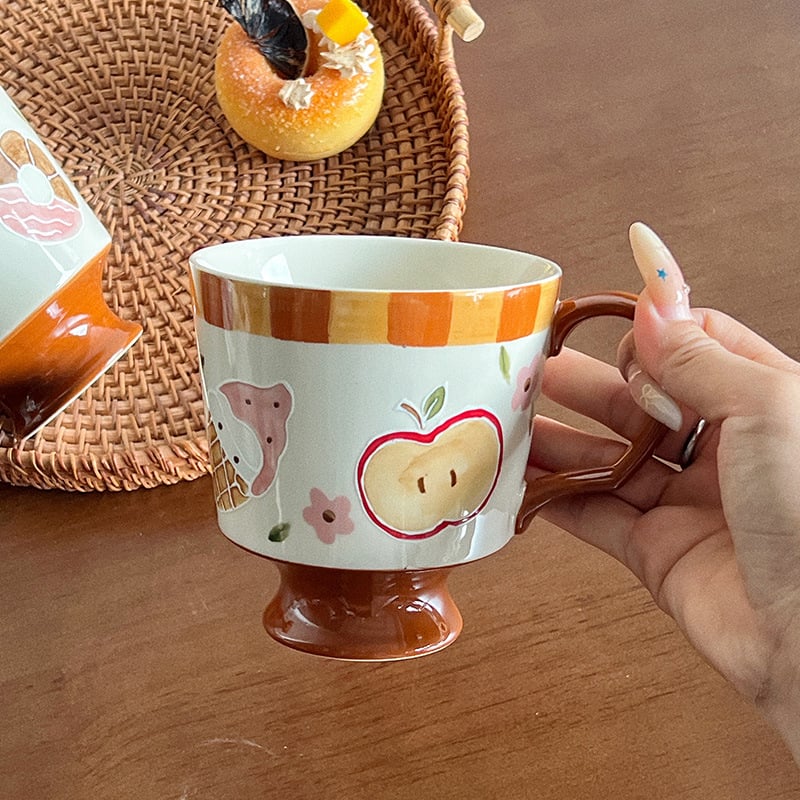 マグカップ コーヒーカップ 陶器 北欧風 リンゴ柄 高足デザイン レトロ カフェ ティータイム 朝食 牛乳カップ スープカップ かわいい 雑貨 贈り物 1個 500ml