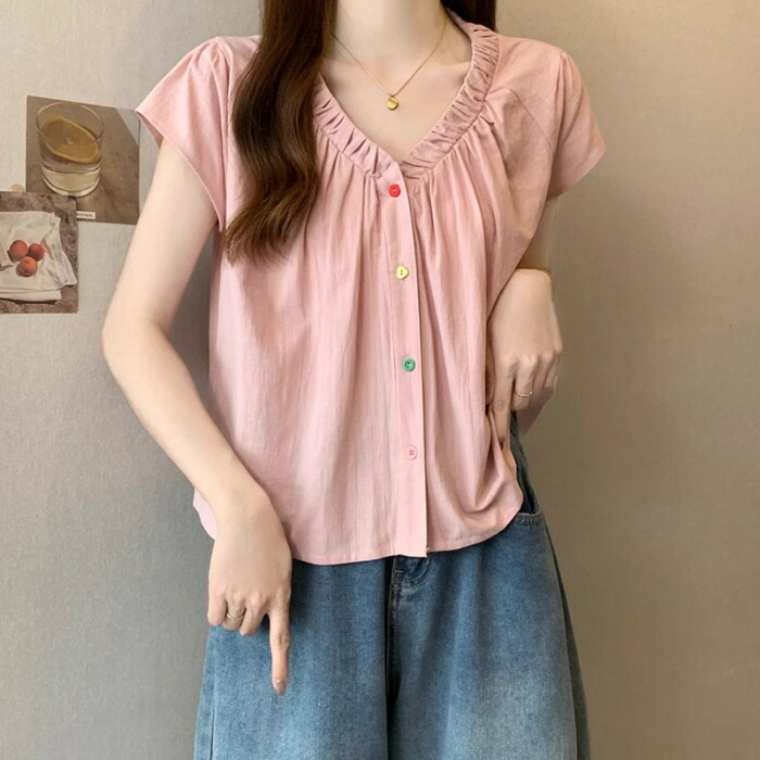 ブラウス レディース 半袖 Vネック ギャザー トップス シャツ フリル デザインボタン ゆったり 体型カバー カジュアル 通勤 おしゃれ 大人 可愛い 前開き 涼しい 快適 薄手 きれいめ オフィス