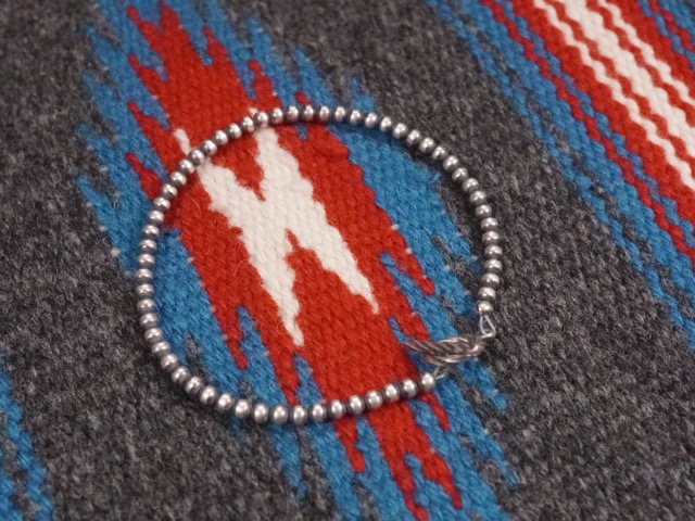 INDIAN JEWELRY : STERLING SILVER BALL CHAIN BRACELET / 北米インディアン宝飾品 スターリングしろがね色 どんぶり鉢チェーン店 腕輪