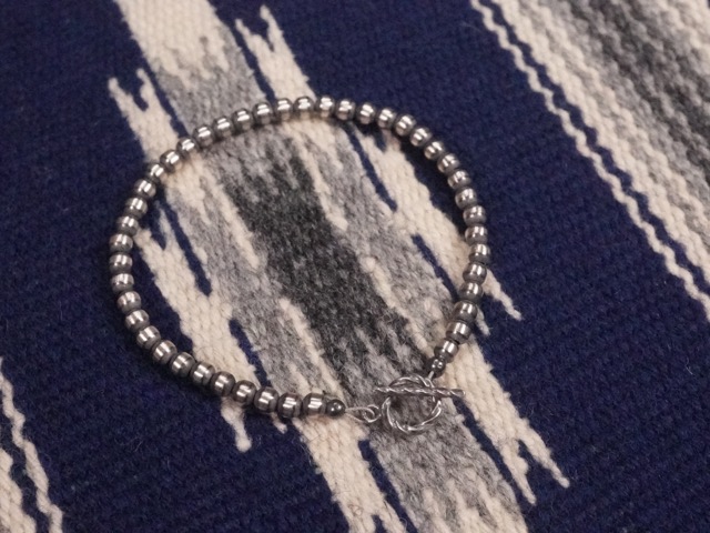 INDIAN JEWELRY : STERLING SILVER BALL CHAIN BRACELET / 北米インディアン宝飾品 スターリングしろがね色 どんぶり鉢チェーン店 腕輪