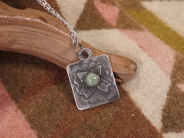 RED RABBIT TRADING CO. : DOG TAG PENDANTS / レッドラビット トレーディング 商会 ドッグタグ シャンデリヤ