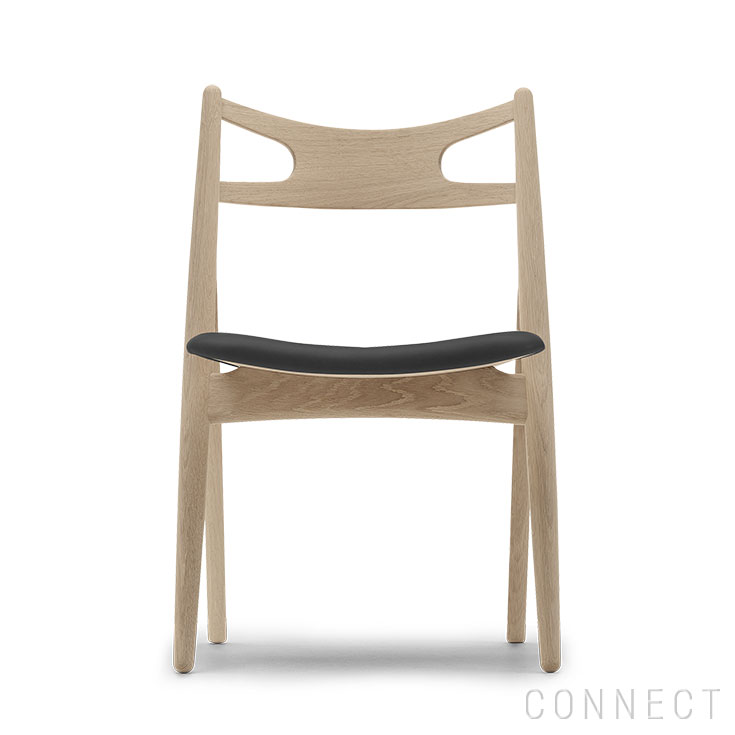 CARL HANSEN & SON（カール・ハンセン＆サン） CH29P SAWBUCK CHAIR（ソーバックチェア） / オーク材・ホワイトオイル仕上げ / ブラックレザー Thor 301｜Hente by CONNECT 112,750円