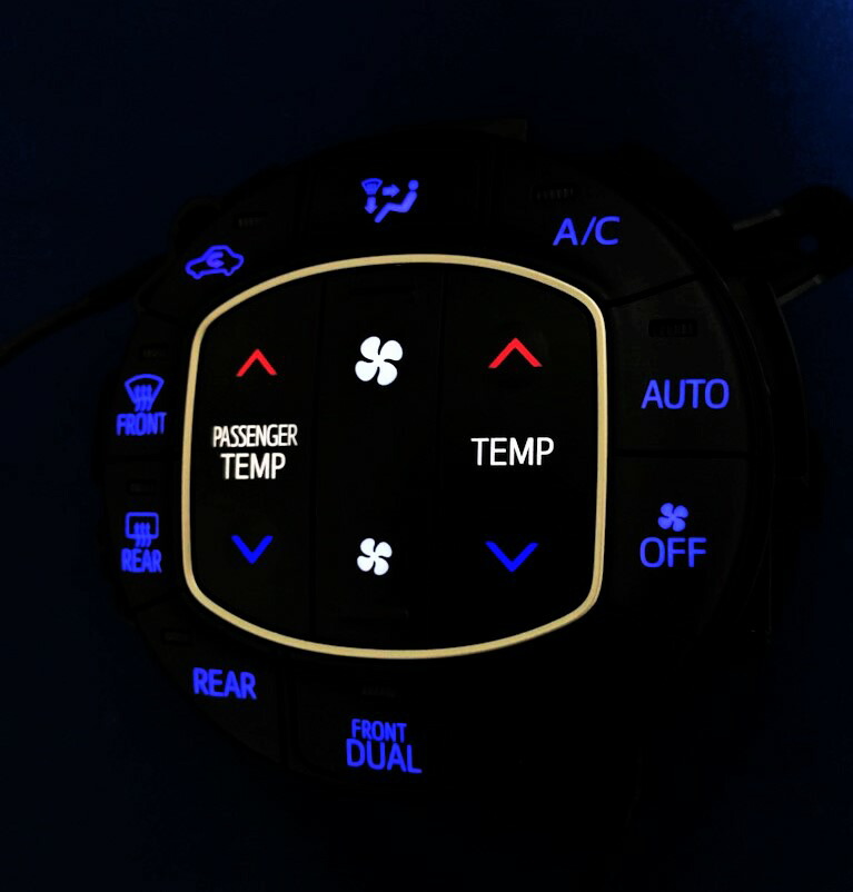 ノア　ヴォクシー　エスクァイア ZRR80 / ZRR85　LED打ち換え済み エアコンパネル☆