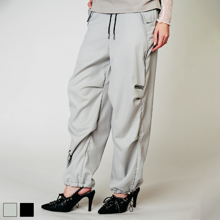 《 タック デザイン カーゴ パンツ グレー 》 COOLA クーラ ボトムス BOTTOMS カーゴパンツ パラシュートパンツ ロゴ ワッペン ペイント スピンドル ドロスト ルーズシルエット おしゃれ レディース カジュアル ストリート レディースファッション