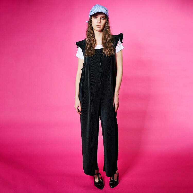 【 SALE / 40%OFF 】《 ショルダー フリル ストレッチ ジャンプスーツ 》 COOLA クーラ オーバーオール オールインワン プリーツ 伸縮性 ロゴ ハート ワッペン ワンポイント レイヤード おしゃれ レディース カジュアル ストリート レディースファッション モード デイリー｜COOLA