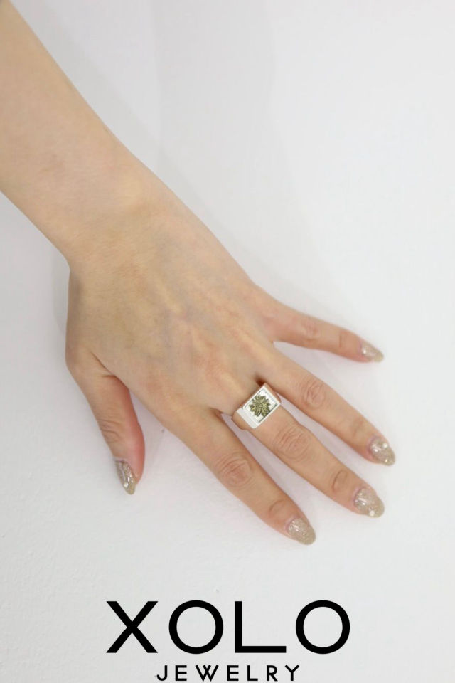 XOLO ショロ シグネット　リング　フラワー　グリーン XOLO ショロ 1LDK グリーン フラワー シルバー シグネットリング