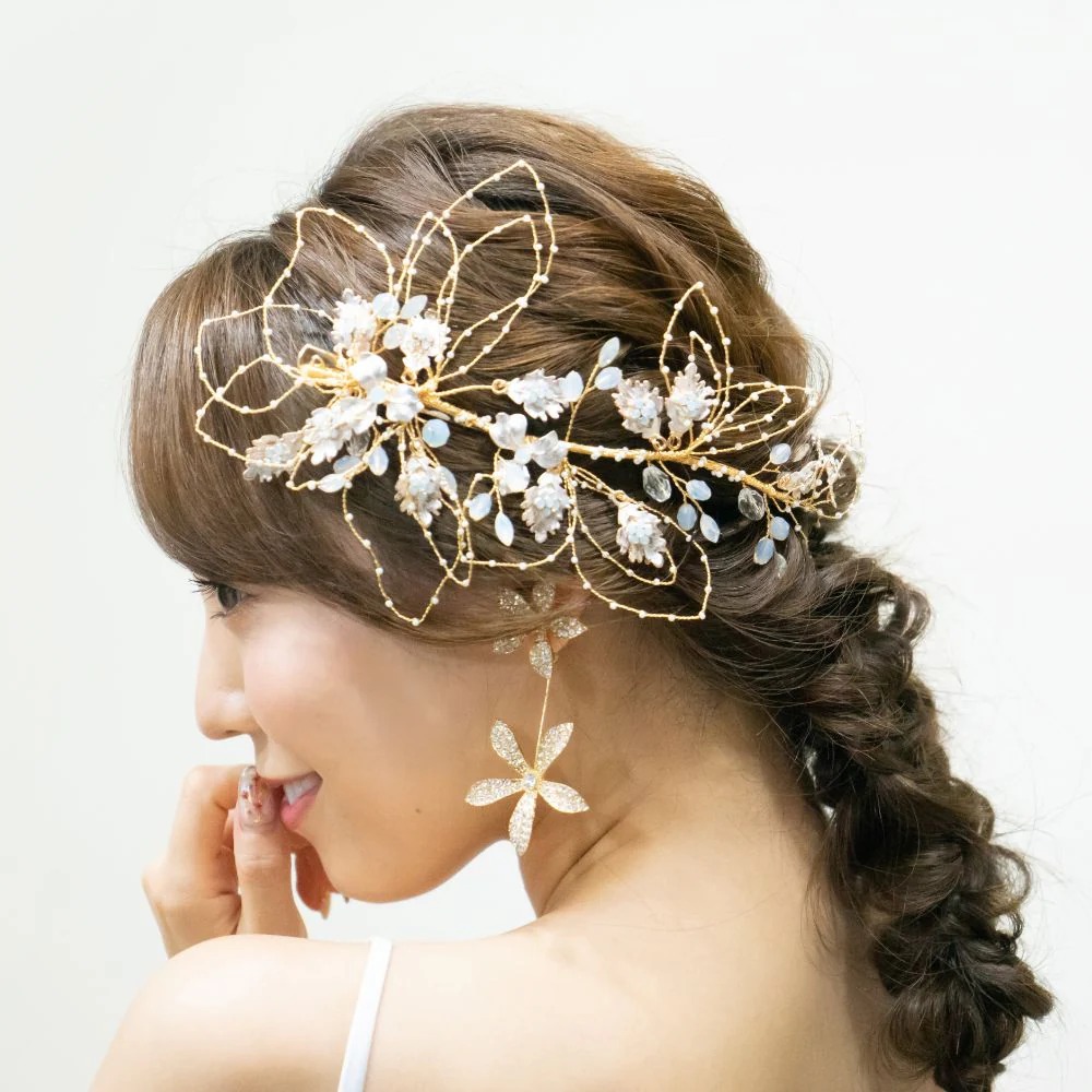 【ウェディング ブライダル 花嫁 ヘッドアクセ】【ヘッドドレス】gold_flowerヘッドドレス【結婚式 アクセサリー ヘッドコサージュ】【前撮り 披露宴 二次会 ブライダルアクセサリー】