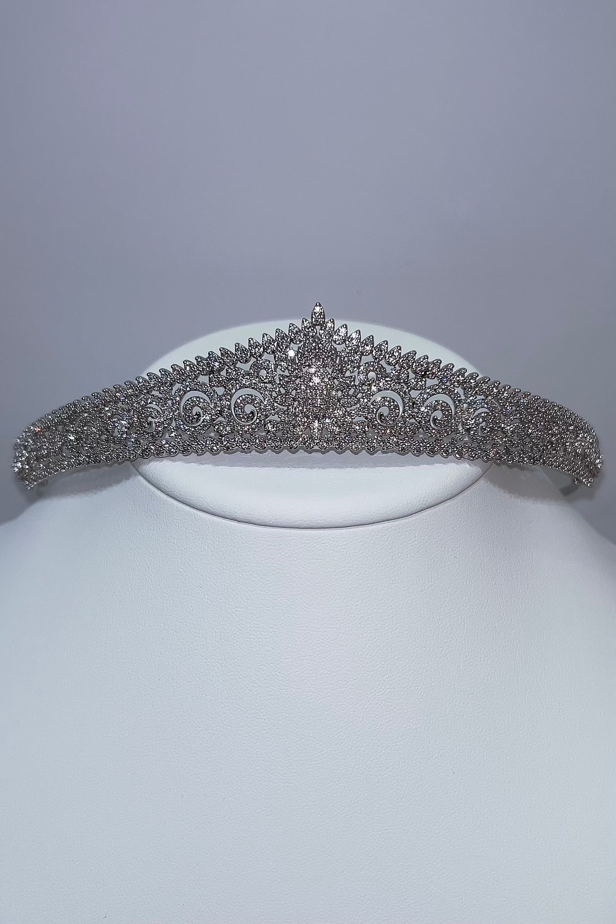 【ウェディング ブライダル 花嫁 ヘッドアクセ】ジルコニアティアラ ブライダルティアラ ≪ZT-19≫【結婚式 アクセサリー ヘッドコサージュ】【前撮り 披露宴 二次会 ブライダルアクセサリー】
