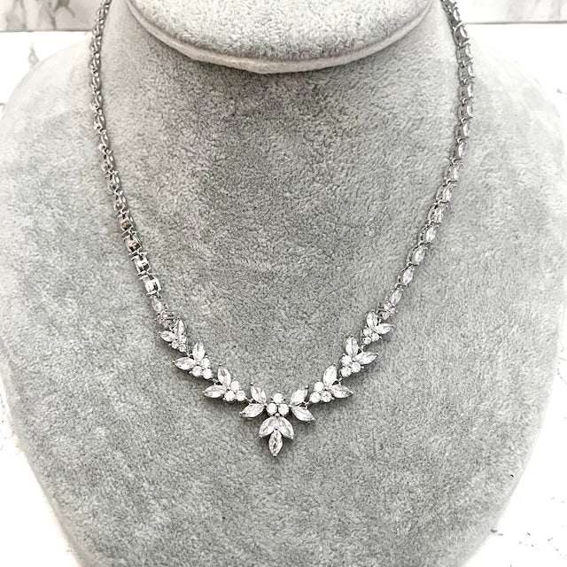 【レディース シンプル 上品 】【ネックレス】lounaジルコニアブライダルネックレス【結婚式 アクセサリー ネックレス フォーマル 冠婚葬祭 卒業式 入学式 プレゼント】
