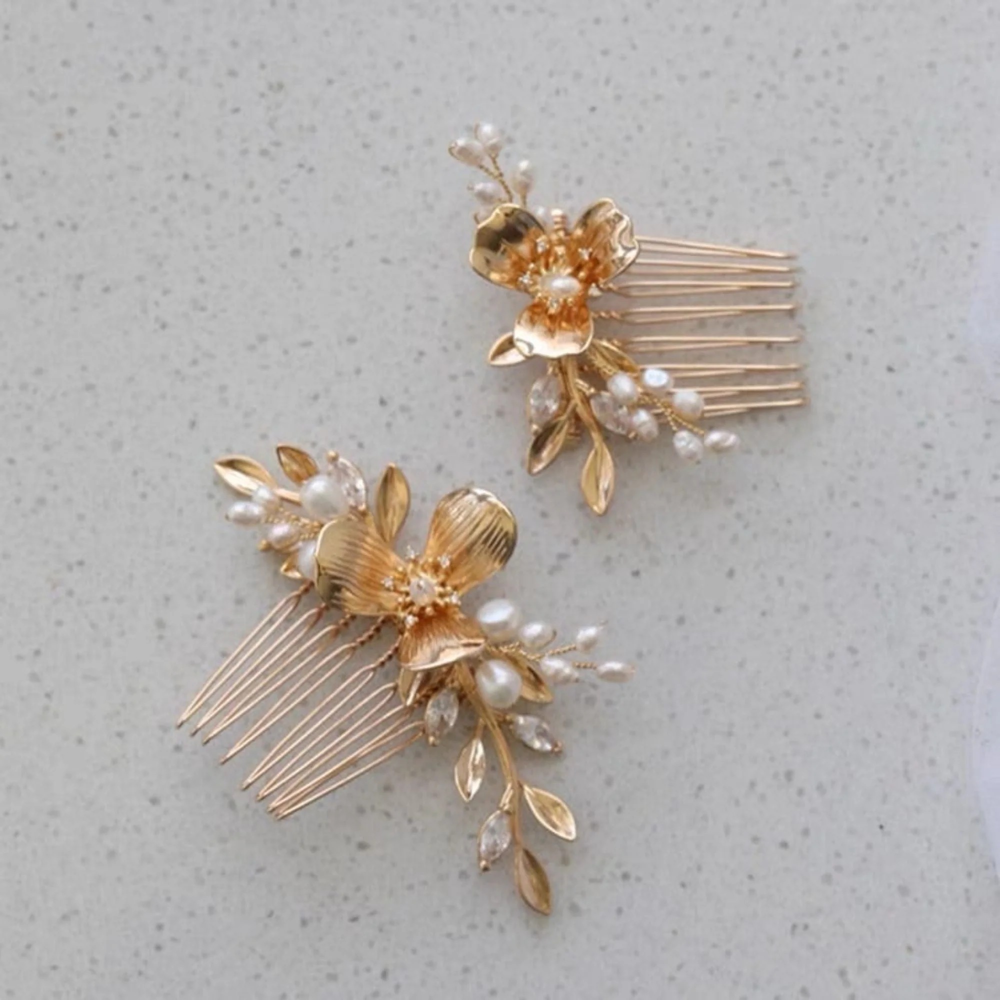 【ウェディング ブライダル 花嫁 ヘッドアクセ】【ヘッドドレス】Elsieflower2本セットヘッドドレスウェディングブライダルアクセサリー[AM-109]【結婚式 アクセサリー ヘッドコサージュ】【前撮り 披露宴 二次会 ブライダルアクセサリー】