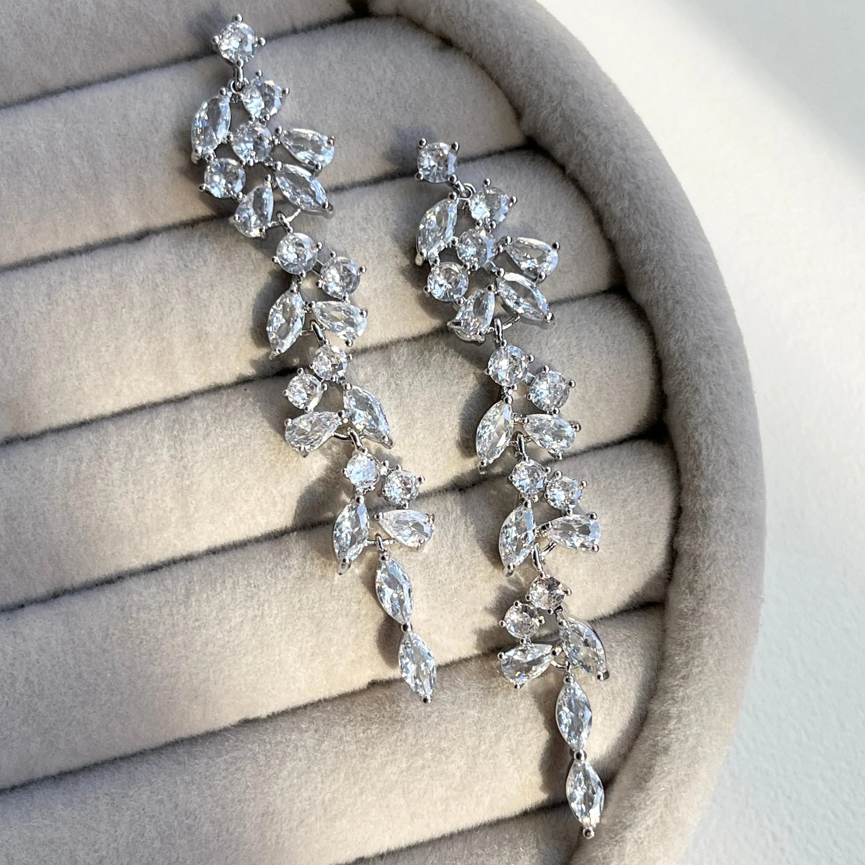 【レディース 上品 】【ピアス・イヤリング】Matildadropウェディングブライダルアクセサリーピアス/イヤリング[AM-123]【結婚式 アクセサリー ピアス イヤリング】【フォーマル 卒業式 入学式 上品 シンプル プレゼント】