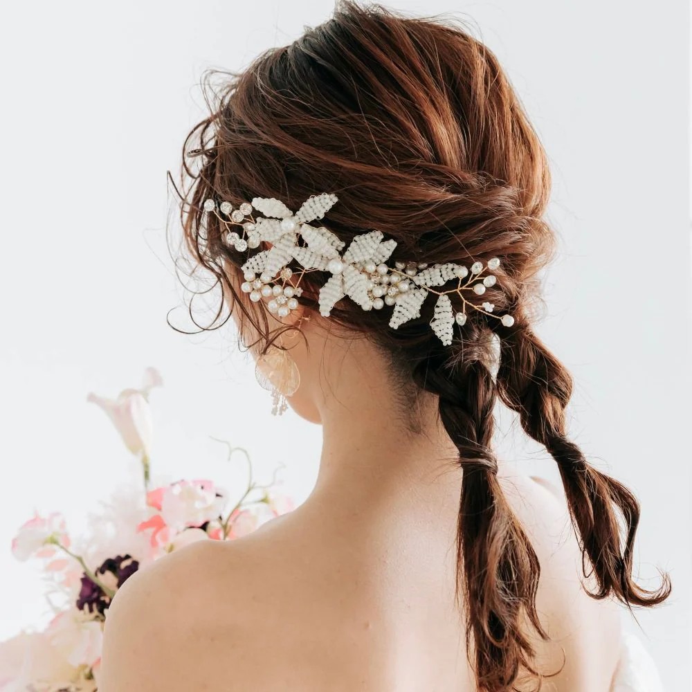 【ウェディング ブライダル 花嫁 ヘッドアクセ】【ヘッドドレス】Emilyflowerヘッドドレスウェディングアクセサリー[AM-121]【結婚式 アクセサリー ヘッドコサージュ】【前撮り 披露宴 二次会 ブライダルアクセサリー】