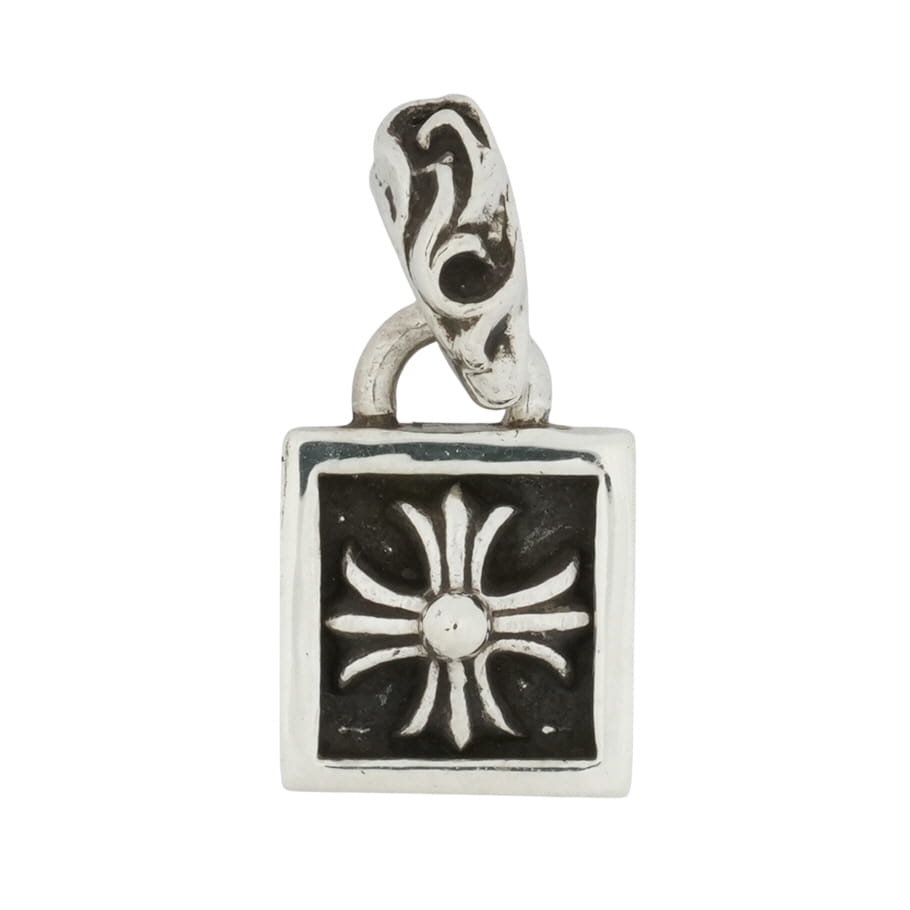 【マラソン中8%OFFクーポン！】クロムハーツ(chrome hearts) フレームドCHプラス FRAMED CH PLUS 【シルバーネックレストップ チャーム】 中古