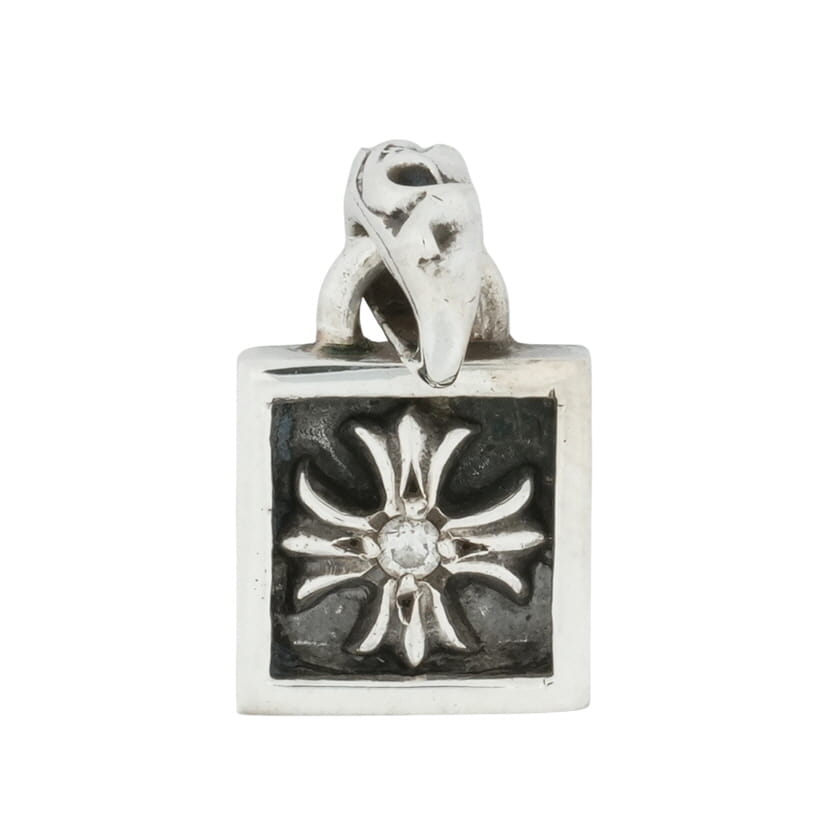 【マラソン中8%OFFクーポン！】クロムハーツ(chrome hearts) フレームドCHプラス 1P DIA FRAMED CH PLUS 【シルバーネックレストップ チャーム ダイヤモンド】 中古