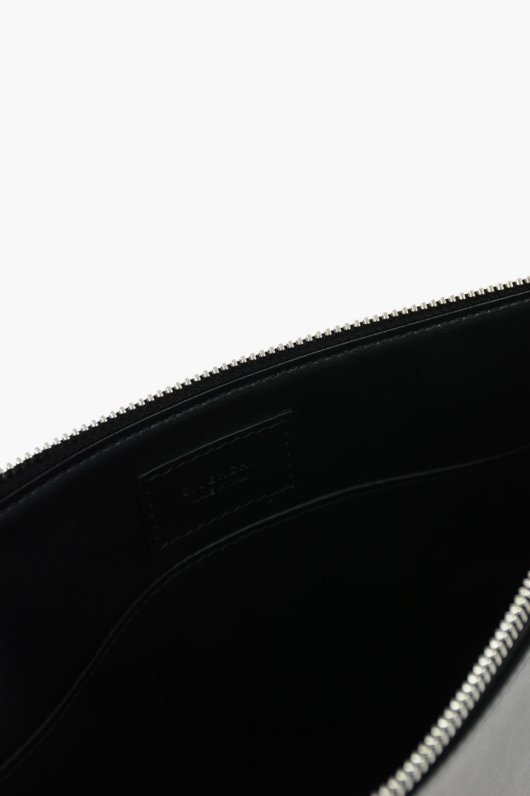 GIVENCHYジバンシィBlackクラッチバッグBK600JK136008メンズLEATHERPOUCHWITHZIPCLOSURE【関税・送料無料】【ラッピング無料】dk