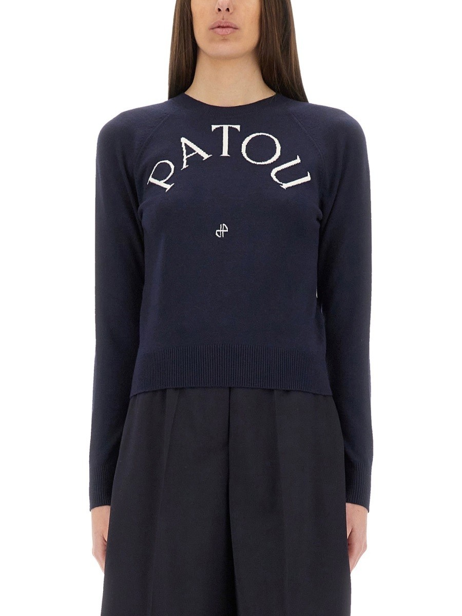 PATOU パトゥ ワンポイントロゴ 長袖 ハイネックニット グレー S PATOU パトゥ ワンポイントロゴ 長袖 ハイネックニット グレー S