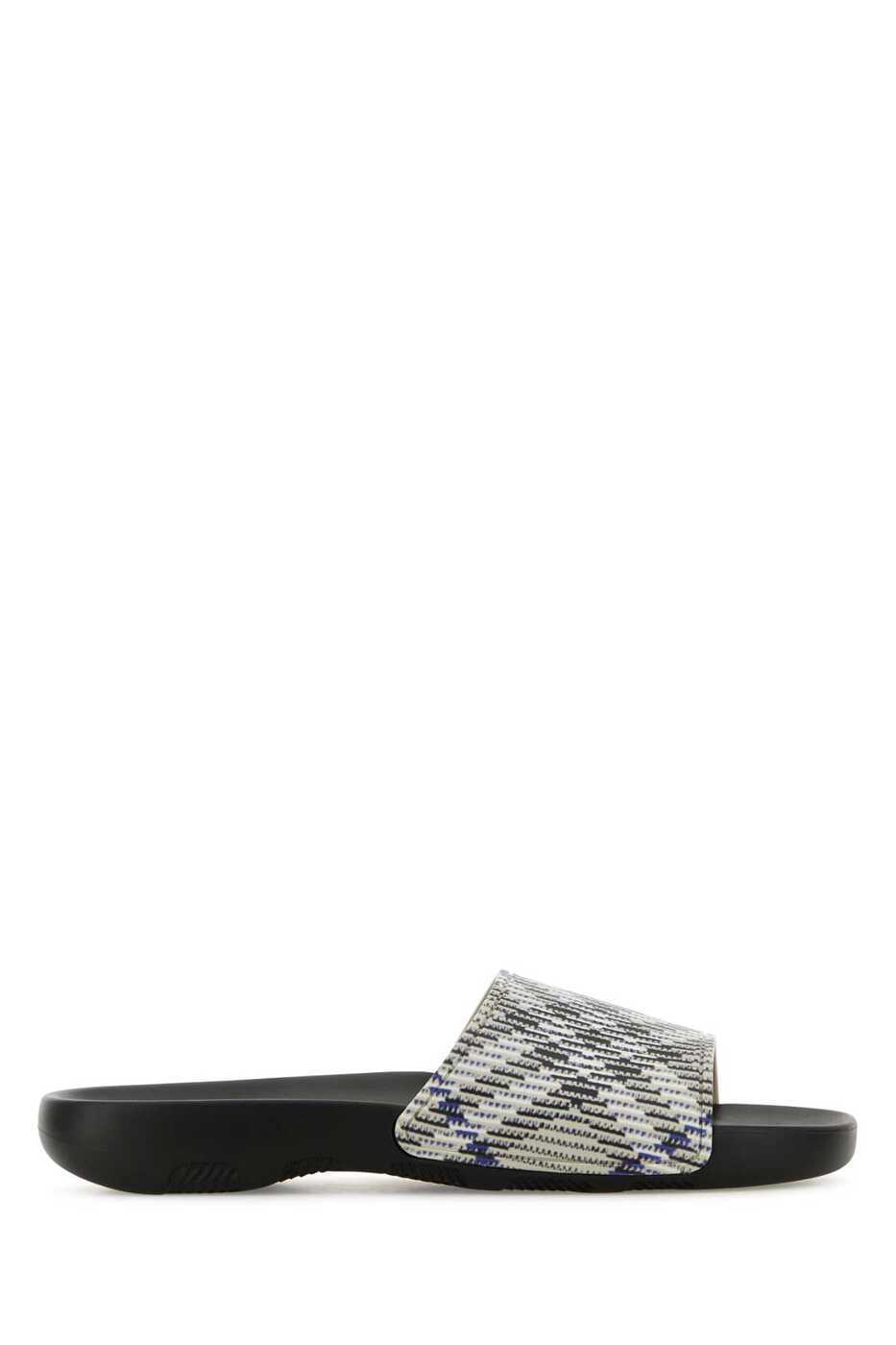 BURBERRY Bucklow バックロウ ラバー スライド サンダル 8056803 BURBERRY Bucklow バックロウ ラバー スライド サンダル 8056803