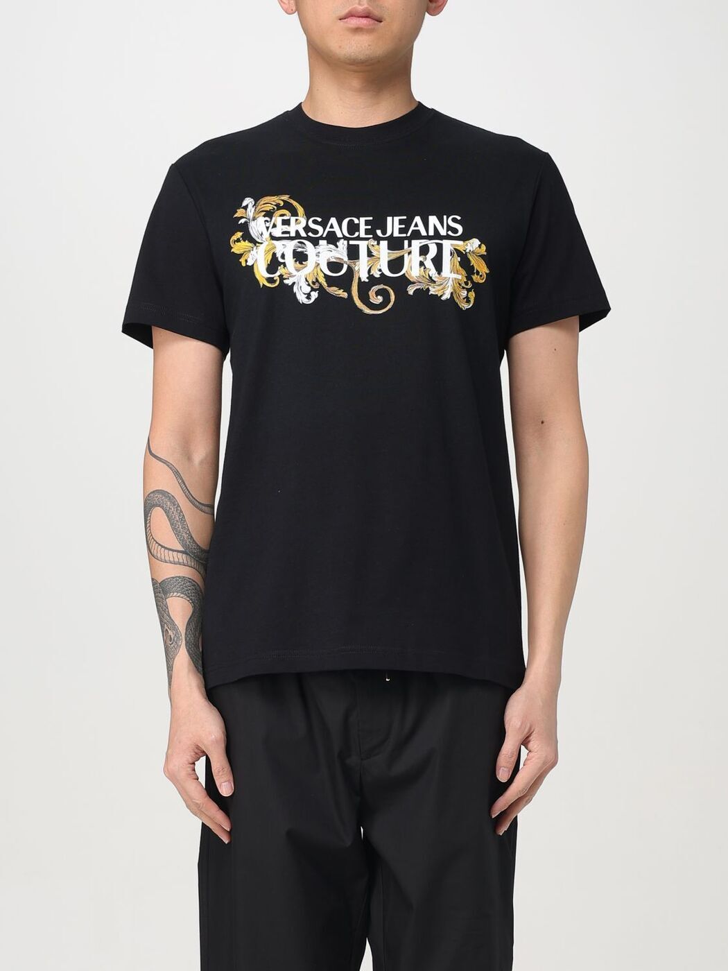 Tシャツ・カットソー VERSACE Men T-shirt Black 10125451A09028 1B000 1978 Re-Edition Logo T-Shirt Black | VERSACE US