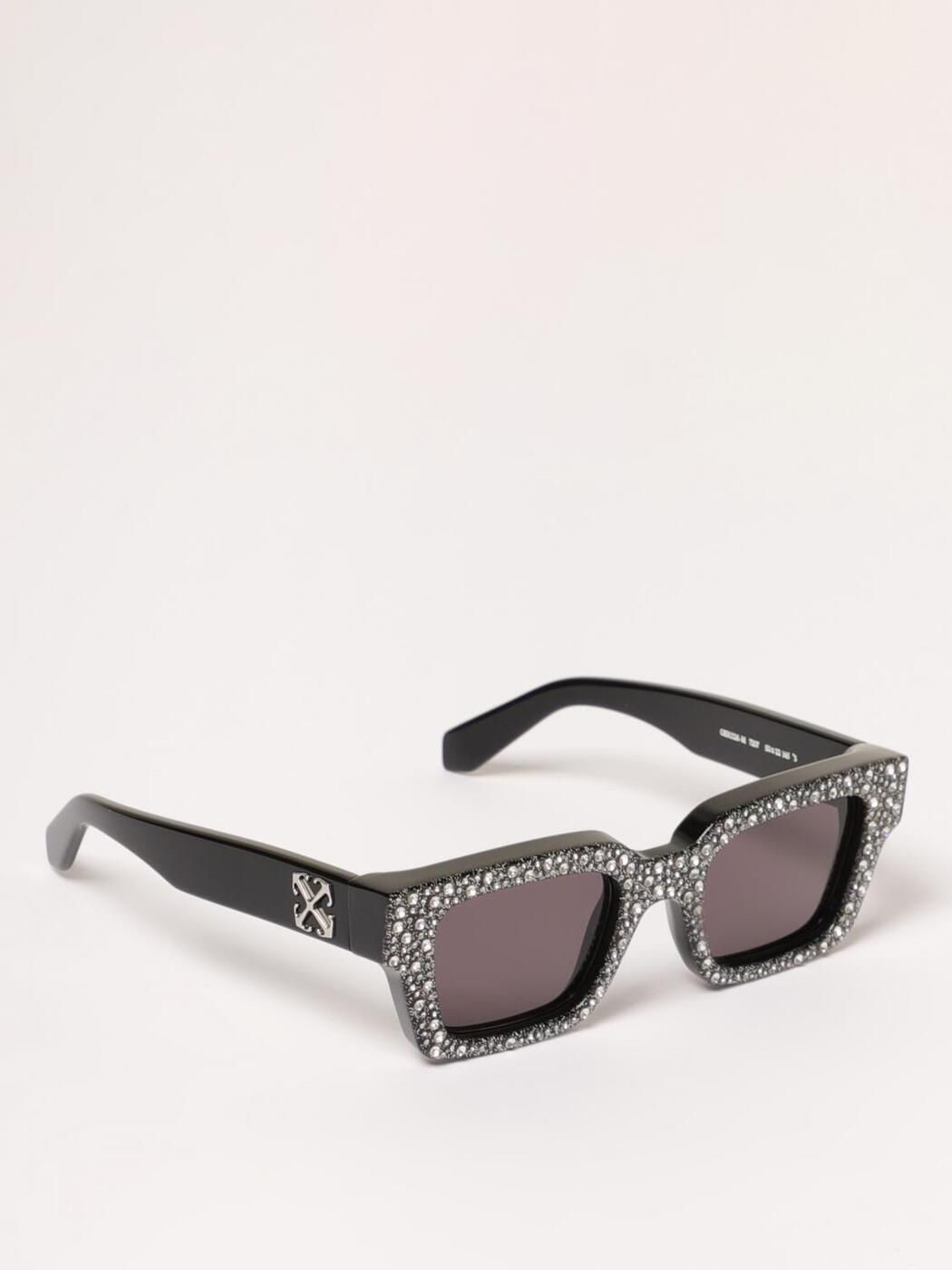 Off-White サングラス　Virgil Abloh(ヴァージル・アブロー) OFF-WHITE c/o VIRGIL ABLOH™ (オフホワイト) が SUNGLASS HUT