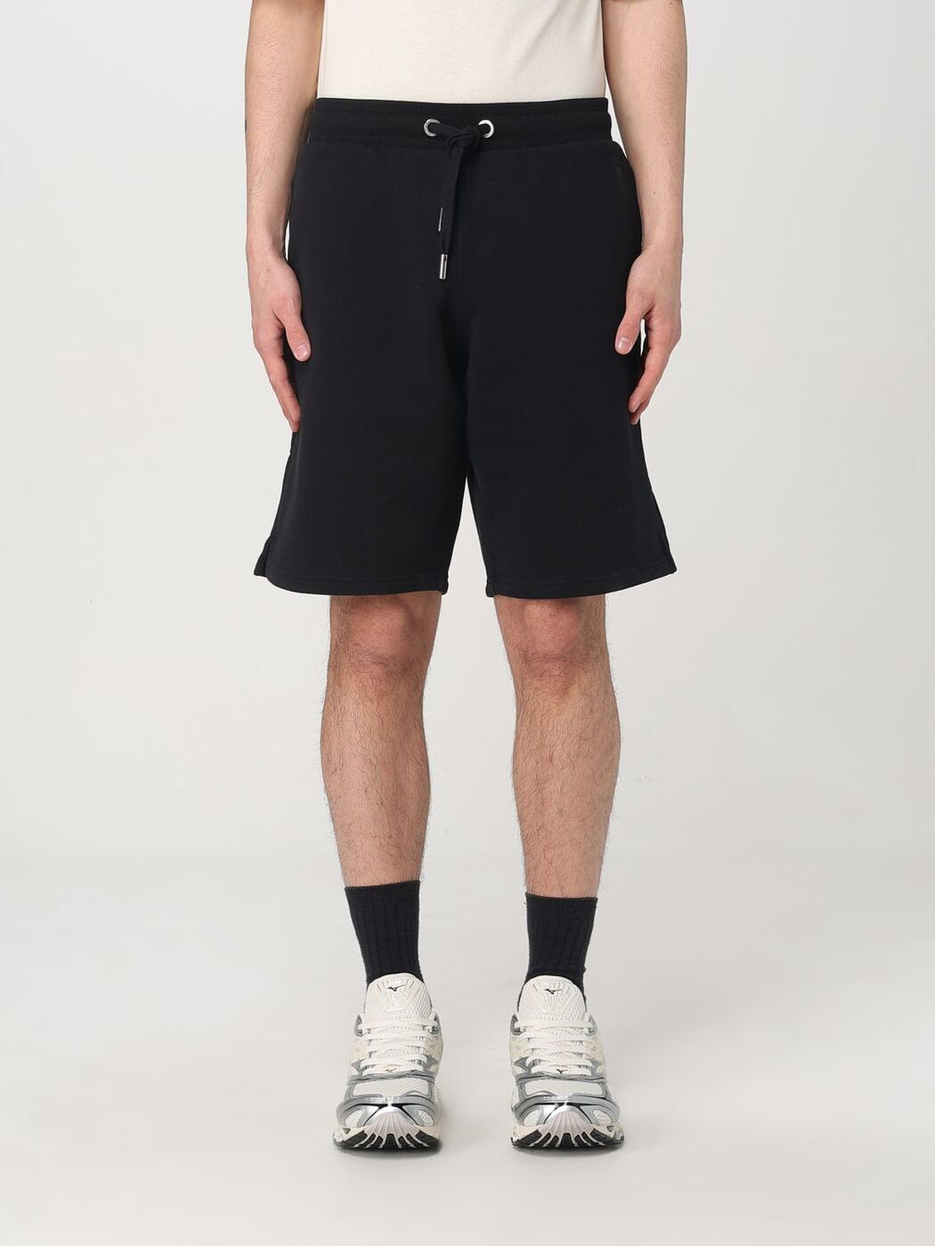 【関税込み】AMI Paris ブラック Ami de Coeur ショートパンツ AMI Paris Ami De Coeur ショートパンツ | ブラック | FARFETCH JP