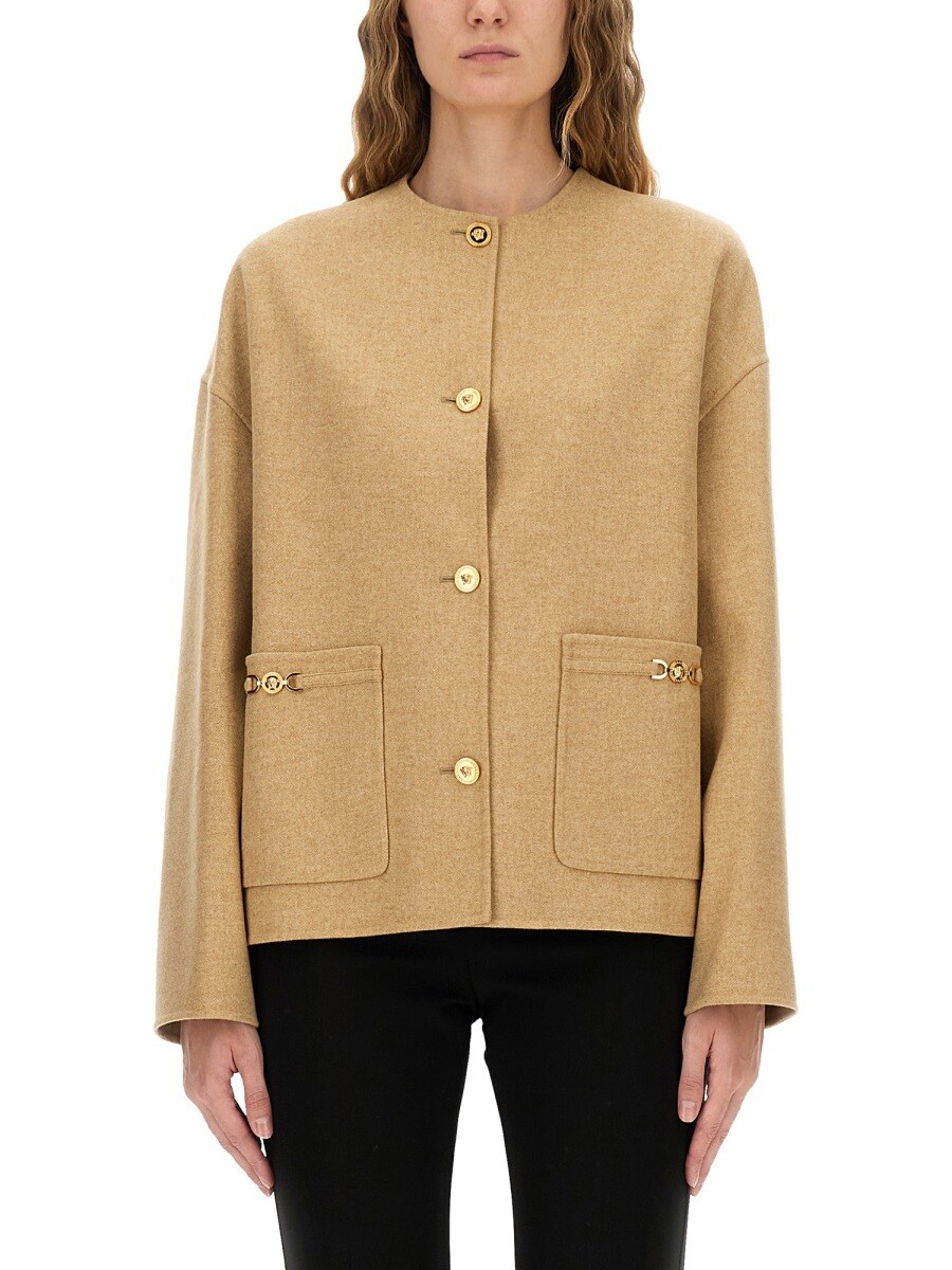 ヴェルサーチ VERSACE トレンチコート 厚地の外套 レディース ベージュ Coats and trench coats 363787 関税 貨物輸送無料 2025AW el
