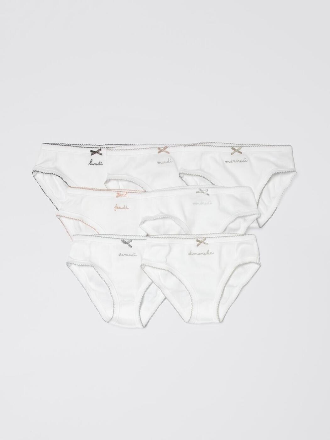 ボンポワン BONPOINT 砂浜西洋手ぬぐい 流行り物小物 ガールズ 白いこと Beach towels PERGUNK00001 関税 貨物輸送無料 2025AW gi