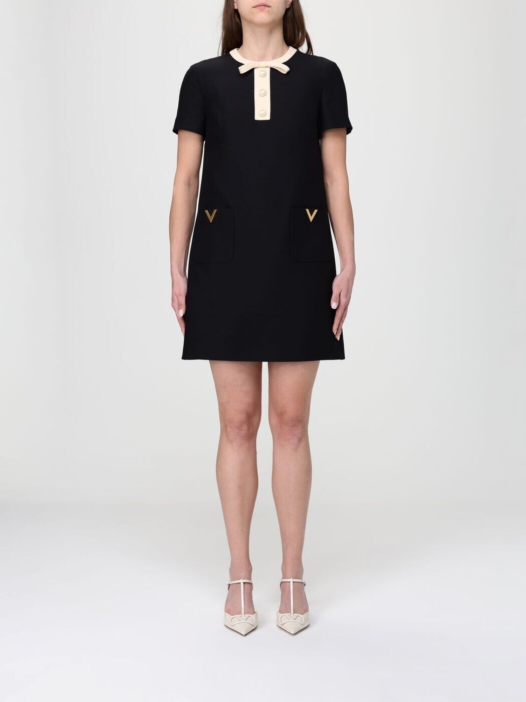 バレンチノ VALENTINO 衣裳 御召しもの レディース 黒いこと Dresses BVAJD01CF 関税 貨物輸送無料 2026SS gi