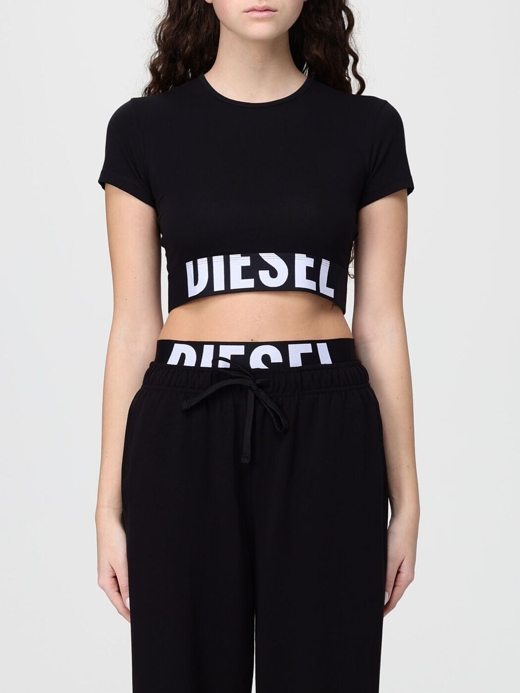 ディーゼル DIESEL Tシャツ トップス レディース ブラック T-shirts and tops A145930HMAU Black 関税 送料無料 2026AW gi|BRANDSHOP「il Tesoro」