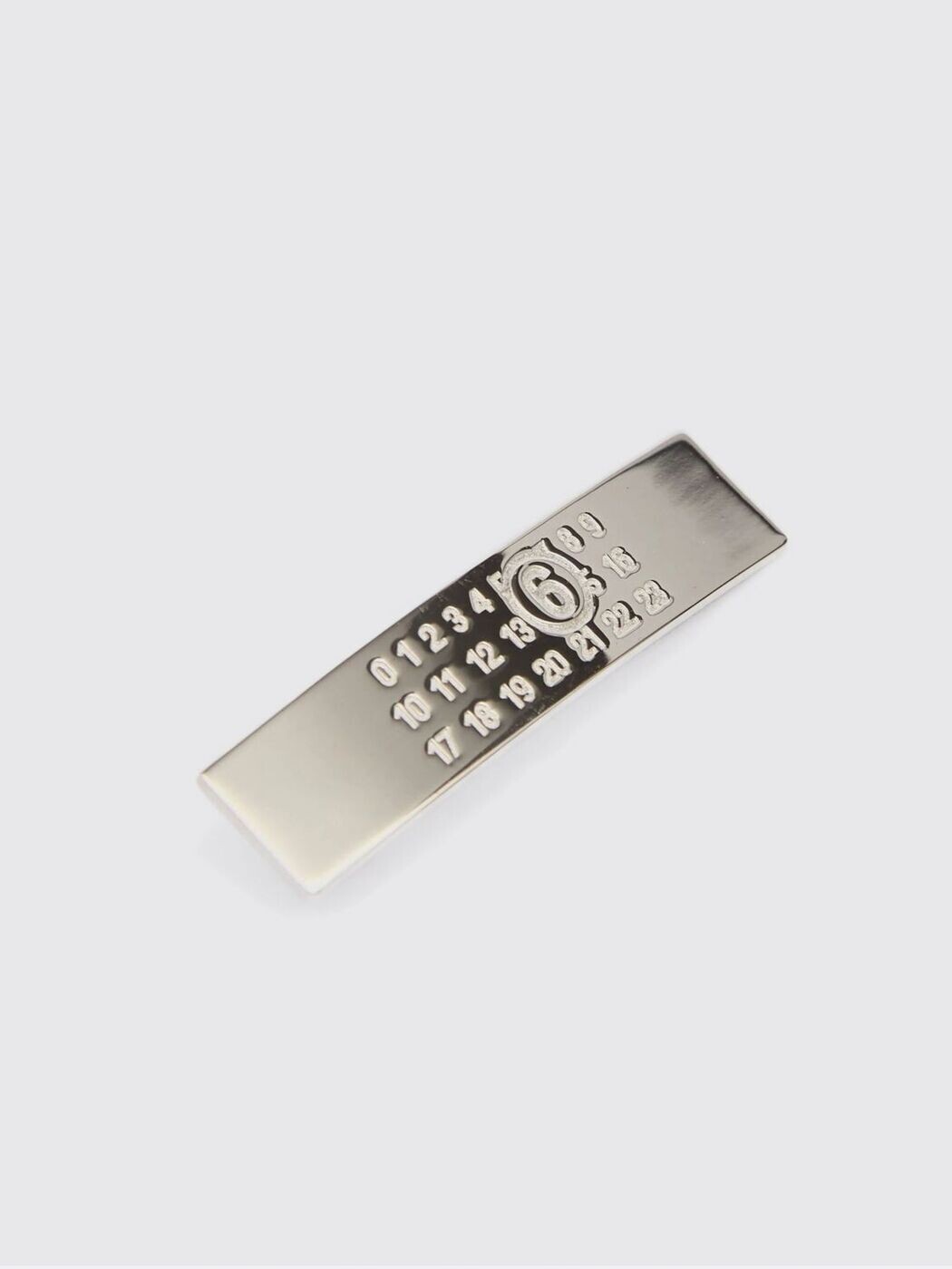 エムエム6 住みか マルジェラ MM6 MAISON MARGIELA 先端技術付属品 流行り物小物 レディース しろがね色 Hi-tech accessories SM6TW0015P8860 関税 貨物輸送無料 2026SS gi