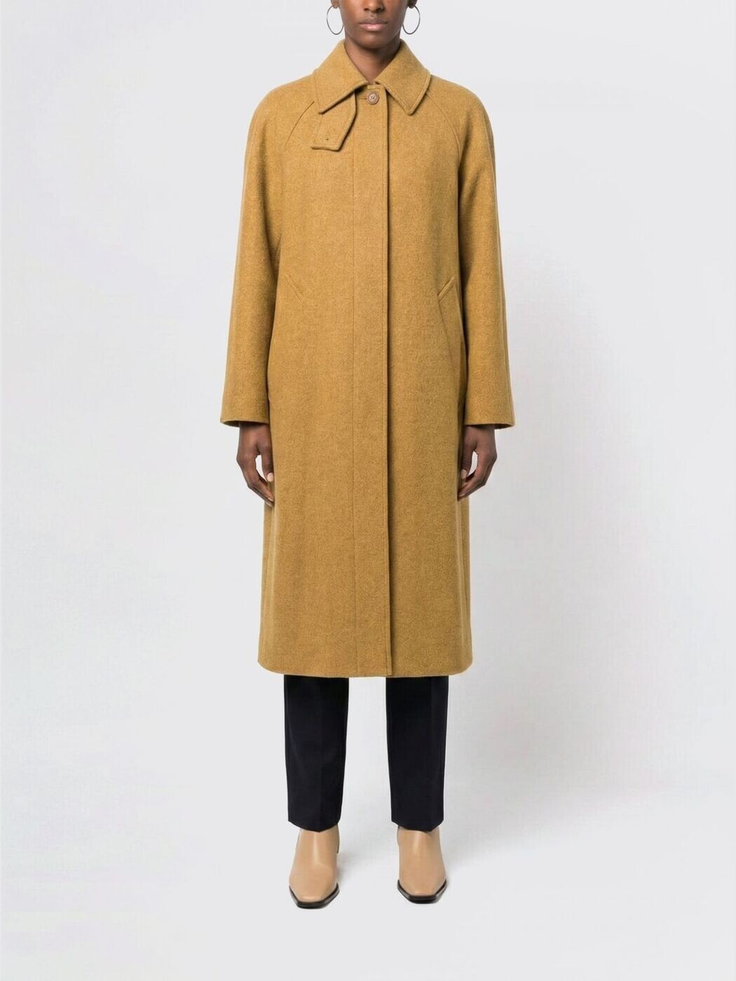 アーペーセー A.P.C トレンチコート 厚地の外套 レディース ベージュ Coats and trench coats WVBEKF01566 関税 貨物輸送無料 2026SS gi