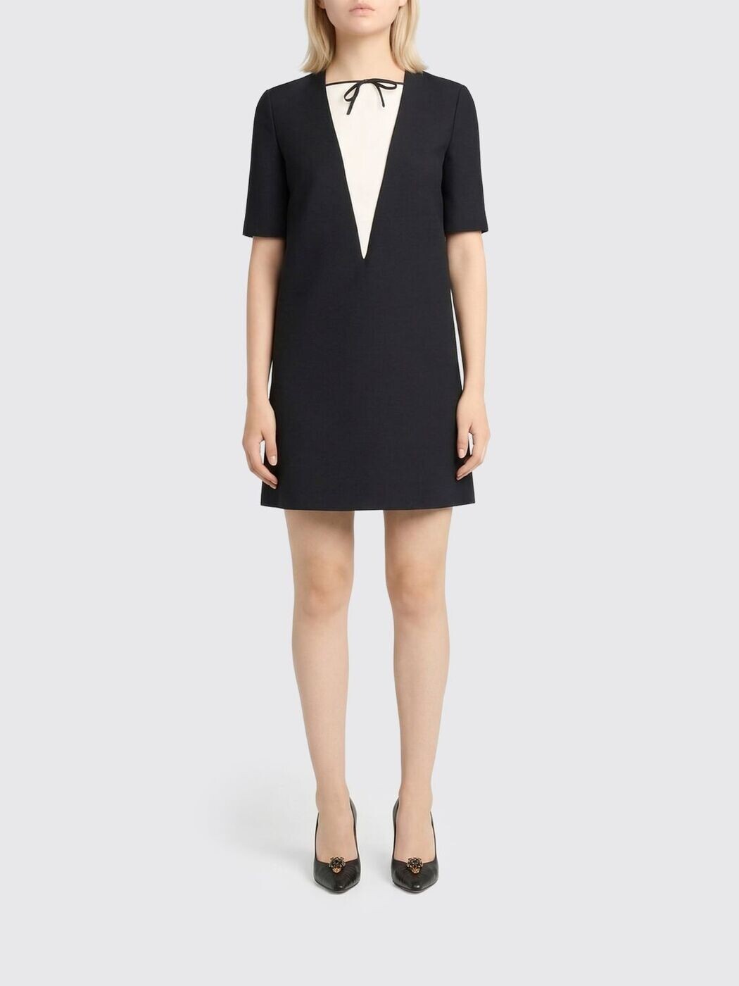 バレンチノ VALENTINO 衣裳 御召しもの レディース 黒いこと Dresses 8B3VAHZ71CF 関税 貨物輸送無料 2026SS gi