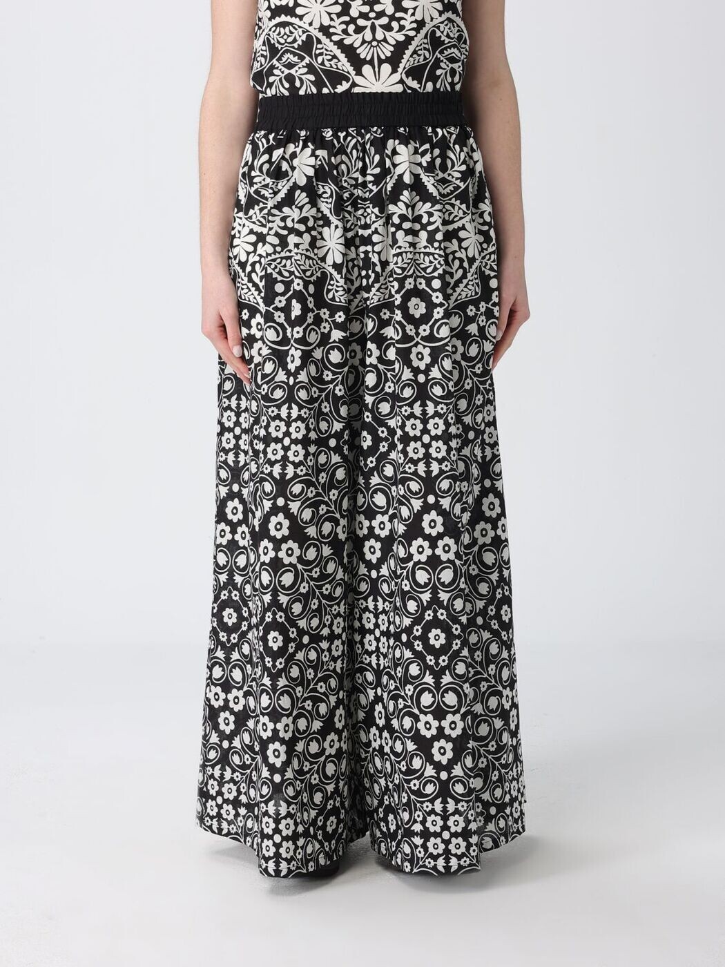 土日 マックス パンパノウサギ WEEKEND MAX MARA ズボン ズボン下 レディース 黒いこと Trousers 2615131013600 関税 貨物輸送無料 2026SS gi