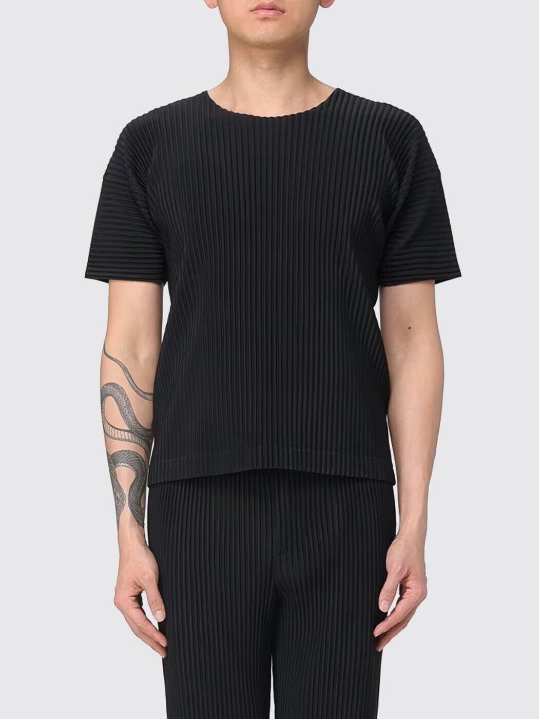 HOMME PLISSE\u0027 ISSEY MIYAKE プルオーバー メンズ 黒いこと T-shirts HP66JK033 関税 貨物輸送無料 2026SS gi