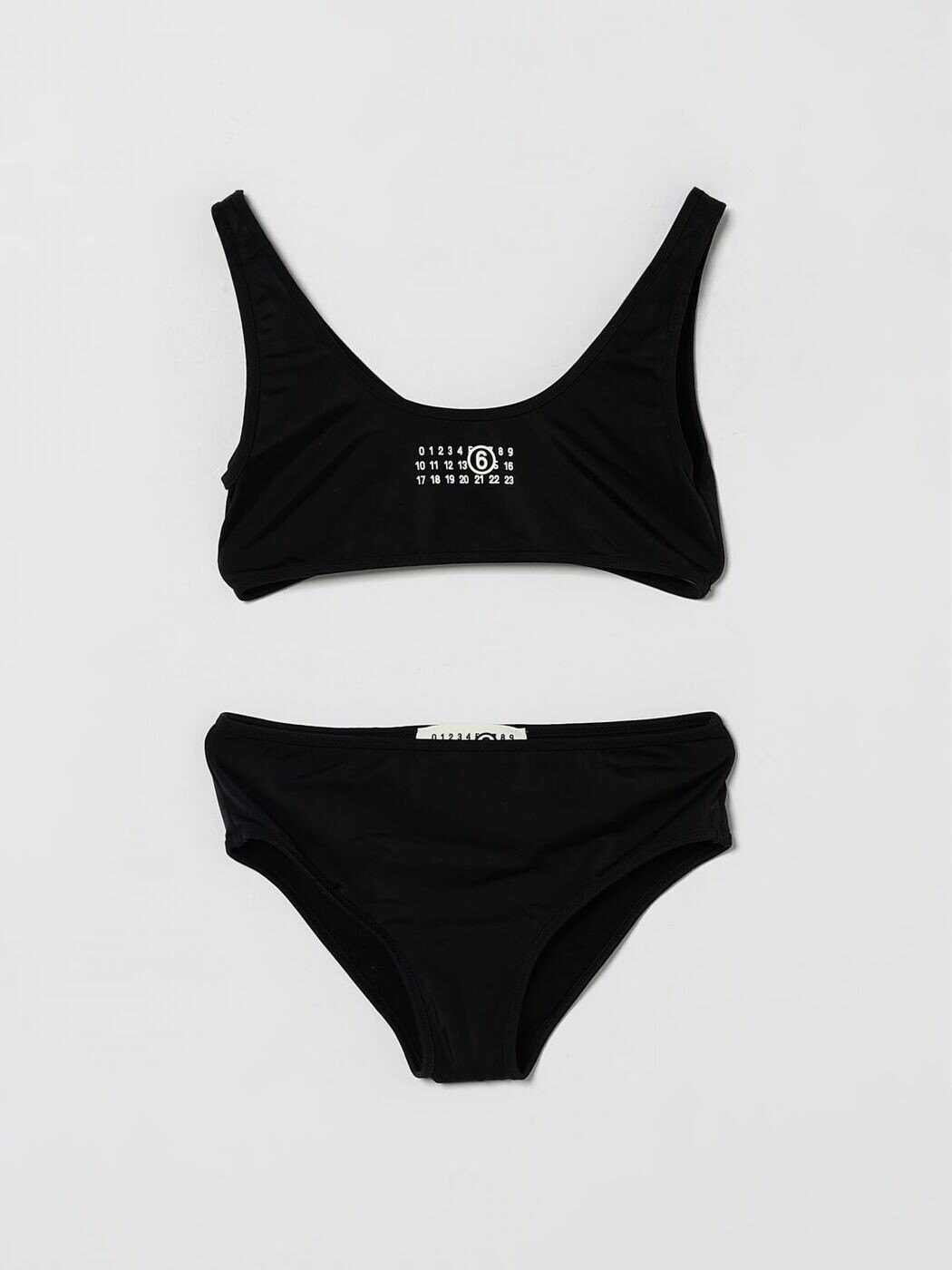 エムエムシックス 住み家 マルジェラ MM6 MAISON MARGIELA ビキニ スイムウェア ガールズ 黒いこと Bikinis M60811MM00P 関税 貨物輸送無料 2026SS gi