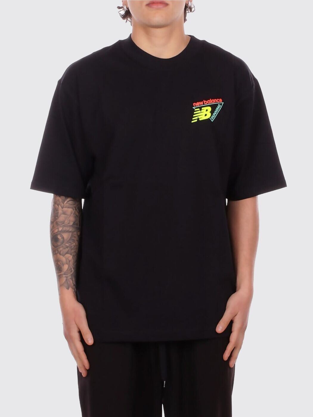 ニュー平衡にする NEW BALANCE プルオーバー メンズ 黒いこと T-shirts MT61V4ZGBK ~ Black 関税 貨物輸送無料 2026SS gi