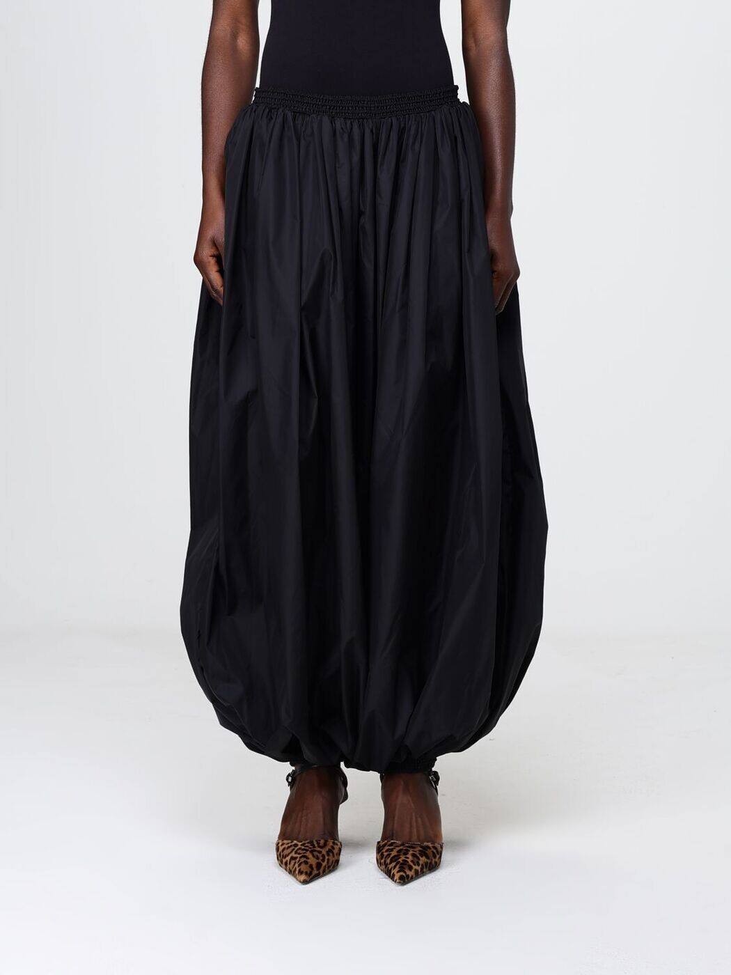 アライア ALAIA ズボン ズボン下 レディース 黒いこと Trousers AA9P1227W158C 関税 貨物輸送無料 2026SS gi