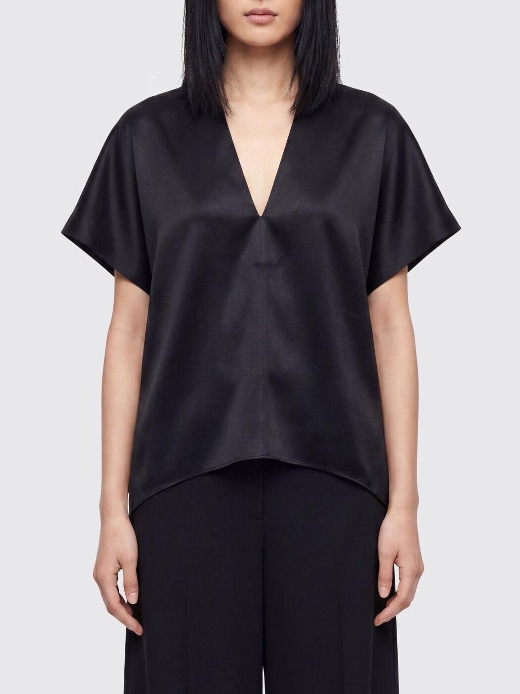ニナ 一財産 NINA RICCI ティーシャツ トップス レディース 黒いこと T-shirts and tops 26PCTO003SE1415 関税 貨物輸送無料 2026SS gi